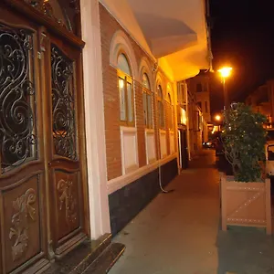 https://batumi-globus-guesthouse.batumihotels.net